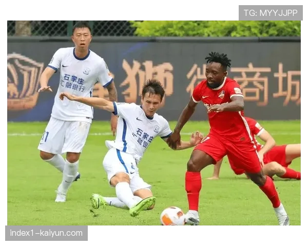 河南队客场负于青岛海牛 控球占优难破密集防守